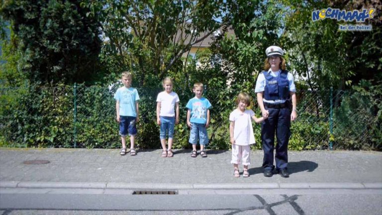 polizei-07-verkehrserziehung-nochmaaal-kleinkinder-kinderfilm